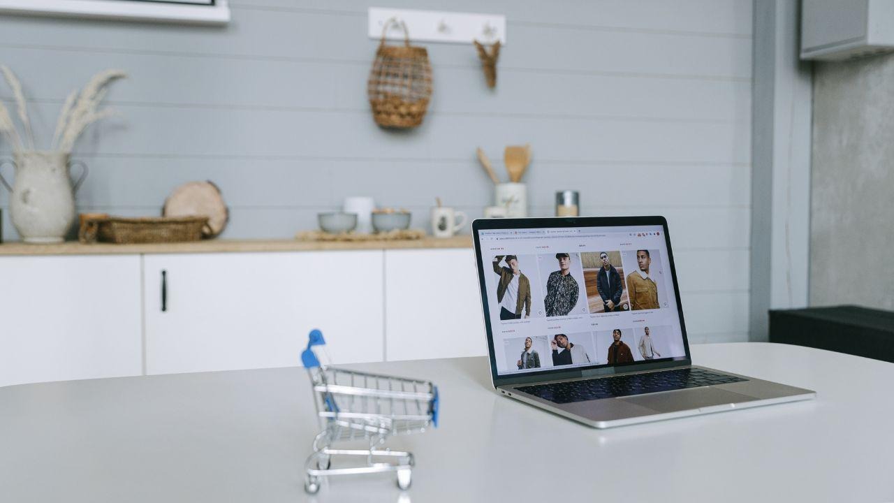Transforming Online Shopping with Advanced Digital Marketplaces in UAE